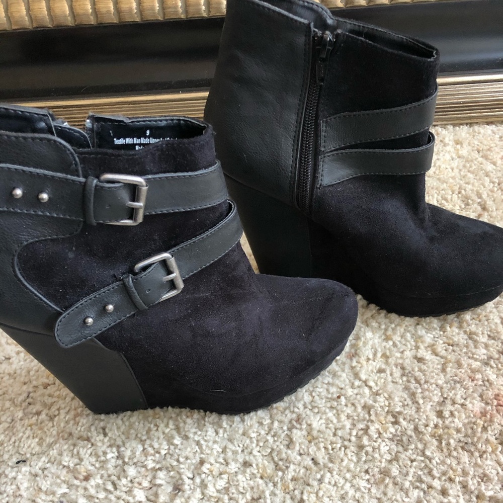 Black suede wedges